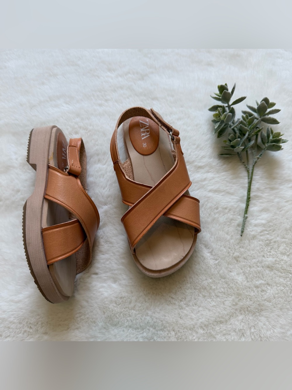 ZARA | EUC - Crisscross Sandal - Tan - Size 12 (EU 30)